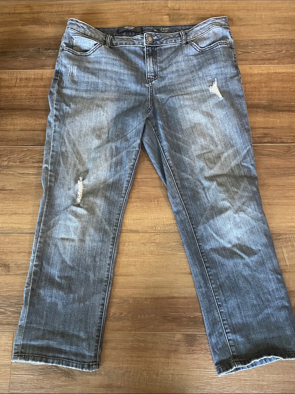Simply Vera Vera Wang Jeans Blue Straight Crop Capri Distressed Denim 14